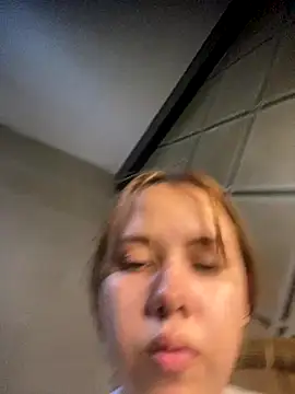 coupleyys online show from December 17, 2025, 6:46 pm