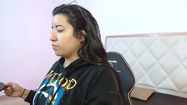 NANAKY TAY online show from October 6, 2025, 12:06 pm