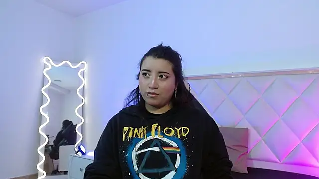 NANAKY TAY online show from October 26, 2025, 12:16 pm