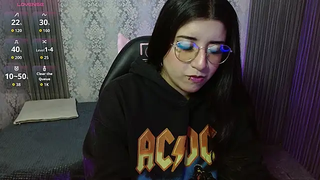 NANAKY TAY online show from November 2, 2025, 12:32 pm