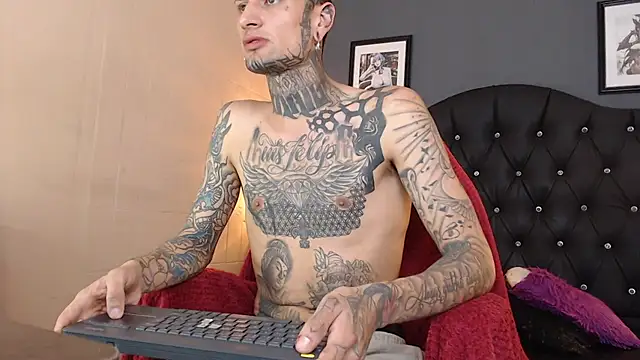 HellBoyInk online show from September 25, 2025, 8:04 pm