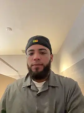 LeoPR00 online show from December 1, 2025, 12:22 am