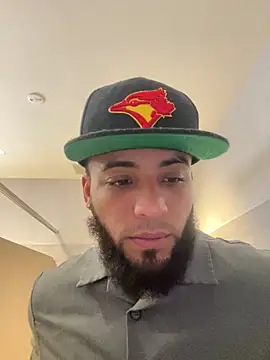 LeoPR00 online show from November 10, 2025, 11:10 pm