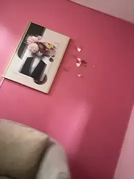 PrettyTiana  online show from December 4, 2025, 8:41 pm