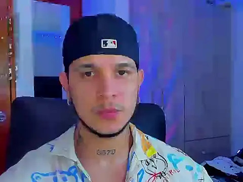  curryboy  online show from September 24, 2025, 2:07 am