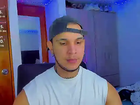  curryboy  online show from September 15, 2025, 11:16 pm