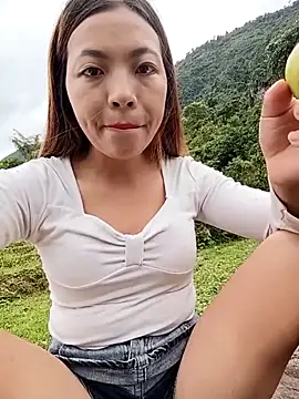 Snapshot of -Miu-98 chatting on October 6, 2025, 5:19 am -Miu-98 online show from October 6, 2025, 5:19 am