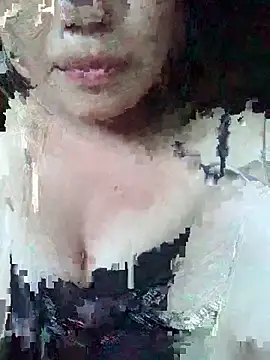 Luna-xinh04 online show from September 24, 2025, 5:36 am