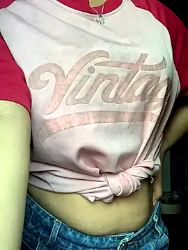 Luna-xinh04 online show from October 9, 2025, 8:04 am