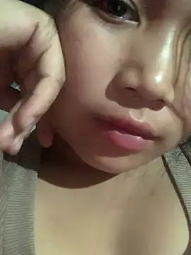 Luna-xinh04 online show from September 13, 2025, 1:33 pm