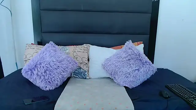 Snapshot of CURVYBUBBLEZ chatting on October 9, 2025, 9:21 am CURVYBUBBLEZ online show from October 9, 2025, 9:21 am