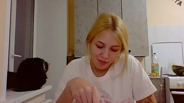 Lismera online show from September 25, 2025, 6:36 pm