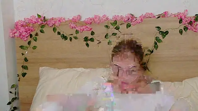 Snapshot of Lilith_Bonheur chatting on October 18, 2025, 8:11 pm Lilith Bonheur online show from October 18, 2025, 8:11 pm