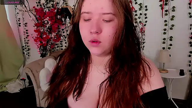 Selena Muse online show from April 14, 2026, 1:38 pm