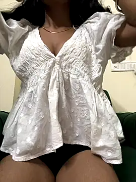 Snapshot of vidhi_00 chatting on September 21, 2025, 7:52 pm vidhi 00 online show from September 21, 2025, 7:52 pm