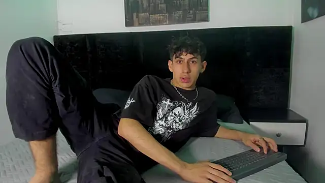 Aaron Spencer13 online show from October 27, 2025, 7:37 pm