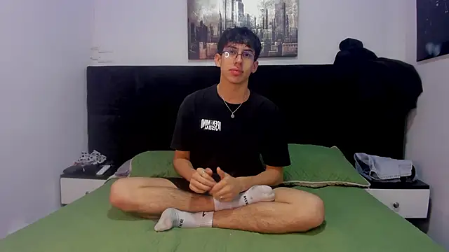 Aaron Spencer13 online show from November 8, 2025, 12:09 pm