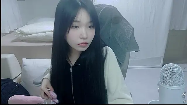 Snapshot of lengiiiii chatting on October 9, 2025, 1:22 pm lengiiiii online show from October 9, 2025, 1:22 pm