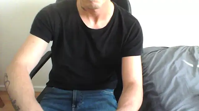 Snapshot of Tstreck1 chatting on September 13, 2025, 12:49 pm Tstreck1 online show from September 13, 2025, 12:49 pm