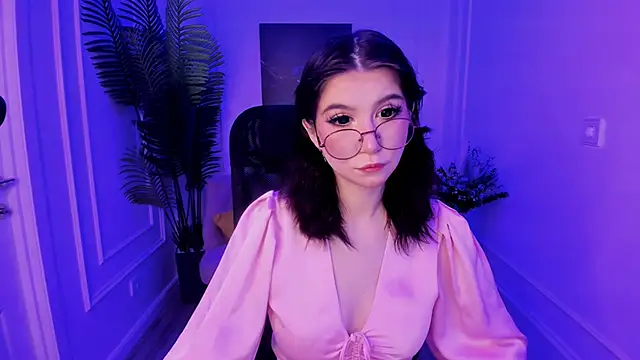 MeLLSawertyq online show from November 4, 2025, 7:28 pm