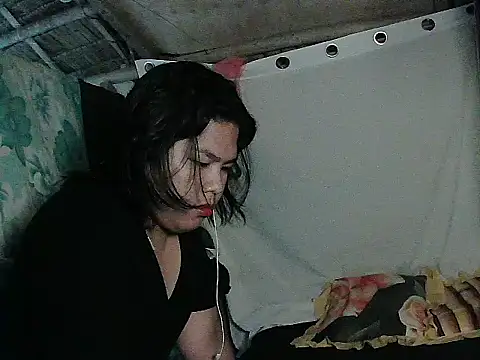 Huntrix2025 online show from April 15, 2026, 1:15 pm