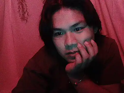 Huntrix2025 online show from December 5, 2025, 12:48 pm