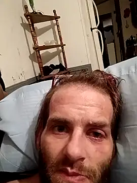 Cwdeagle08 online show from October 3, 2025, 6:26 am