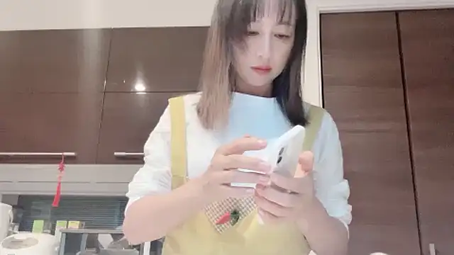 RIjiejie2 online show from October 9, 2025, 2:28 pm