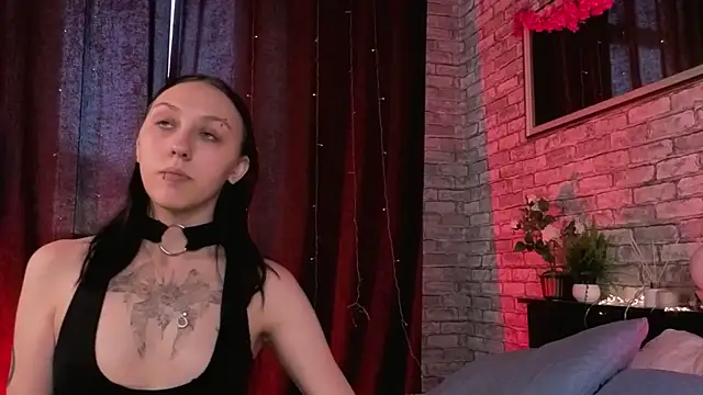 AdeliceLenoir online show from October 1, 2025, 1:59 pm