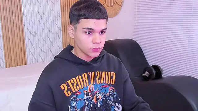 james jonnes online show from October 12, 2025, 7:37 pm