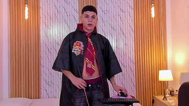 james jonnes online show from October 31, 2025, 7:54 pm