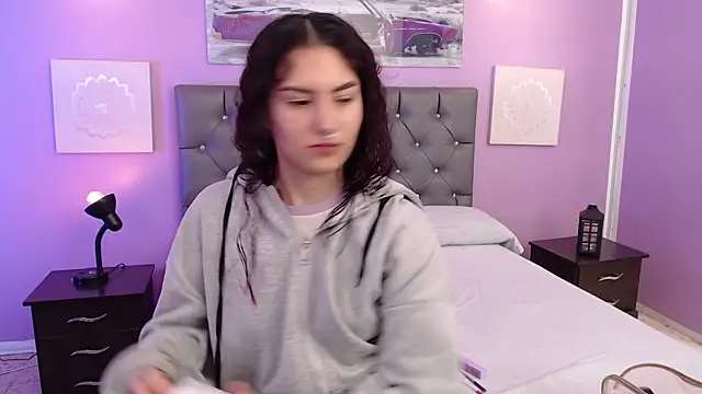 Snapshot of Sabriinaa_Foxx chatting on November 17, 2025, 2:32 pm Sabriinaa Foxx online show from November 17, 2025, 2:32 pm