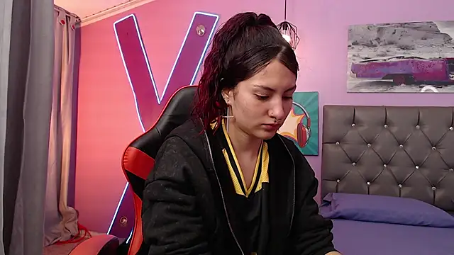 Snapshot of Sabriinaa_Foxx chatting on October 27, 2025, 12:17 pm Sabriinaa Foxx online show from October 27, 2025, 12:17 pm