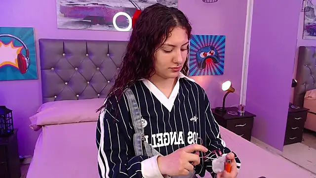 Snapshot of Sabriinaa_Foxx chatting on October 24, 2025, 12:26 pm Sabriinaa Foxx online show from October 24, 2025, 12:26 pm