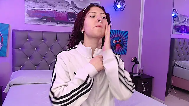 Snapshot of Sabriinaa_Foxx chatting on October 22, 2025, 12:15 pm Sabriinaa Foxx online show from October 22, 2025, 12:15 pm