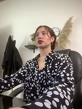Snapshot of Sabriinaa_Foxx chatting on April 27, 2026, 2:15 pm Sabriinaa Foxx online show from April 27, 2026, 2:15 pm