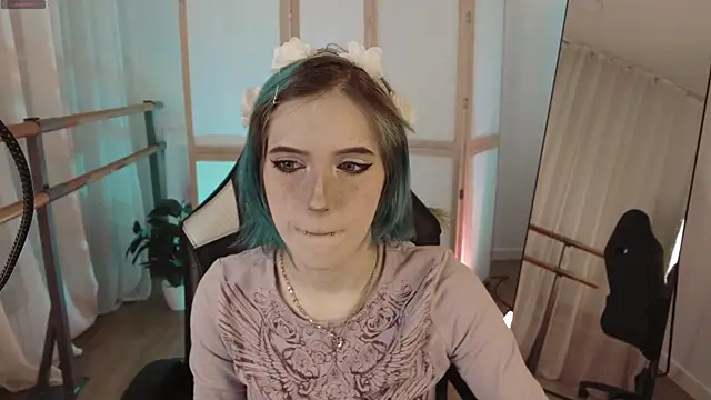 MorgyAsuna  online show from October 9, 2025, 8:31 pm