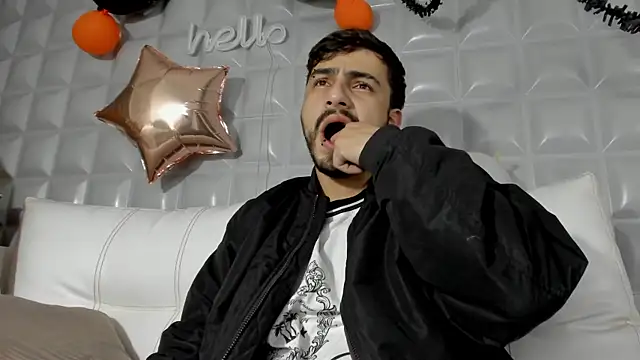 Jack Daniel   online show from November 3, 2025, 1:04 pm