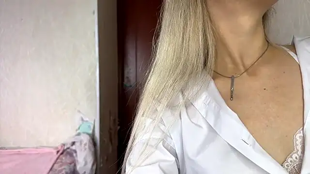 AnnabellVuyovich online show from September 21, 2025, 7:35 am