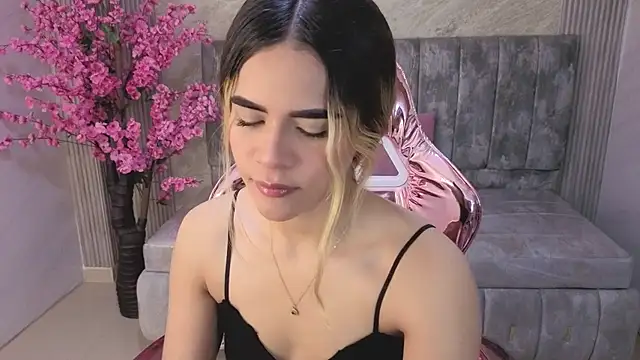 lilith4 s online show from October 17, 2025, 8:21 pm