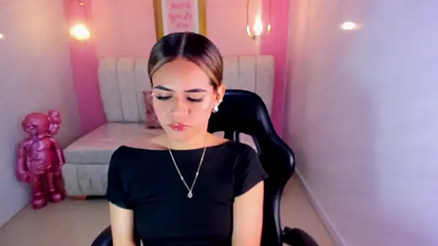 lilith4 s online show from November 21, 2025, 8:19 pm