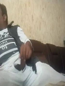 Snapshot of Naughty_gaurav chatting on November 20, 2025, 6:14 am Naughty gaurav online show from November 20, 2025, 6:14 am