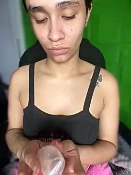 Isabella-Teen online show from October 13, 2025, 2:13 am