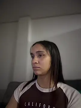 Snapshot of Isabella-Teen chatting on February 23, 2026, 2:02 am Isabella-Teen online show from February 23, 2026, 2:02 am