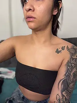 Isabella-Teen online show from January 15, 2026, 2:15 am