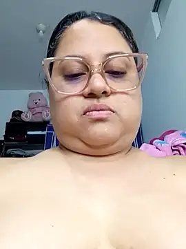 Chiki hot92 online show from March 3, 2026, 11:45 pm