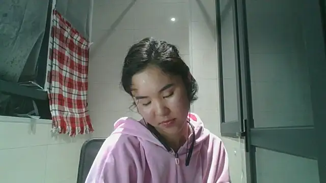 JennyCarpenter online show from November 9, 2025, 11:36 am