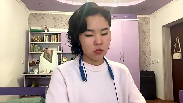 JennyCarpenter online show from February 9, 2026, 4:43 am