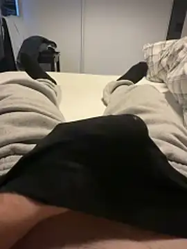 maxh08625 online show from December 3, 2025, 12:37 pm