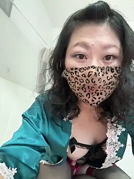 feifei1234 online show from October 12, 2025, 12:23 am
